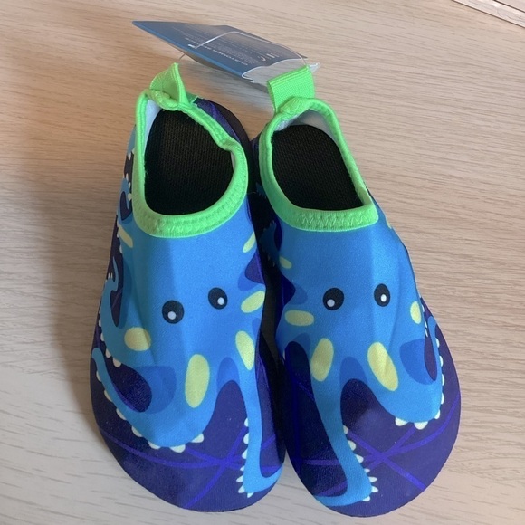 NWT Toddler Water Shoes - Picture 2 of 5